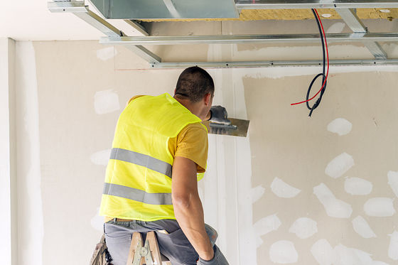 Bon prix les plaques de plâtre de gypse de 1220x2440mm ont renforcé 15mm épais pour le plafond en ligne