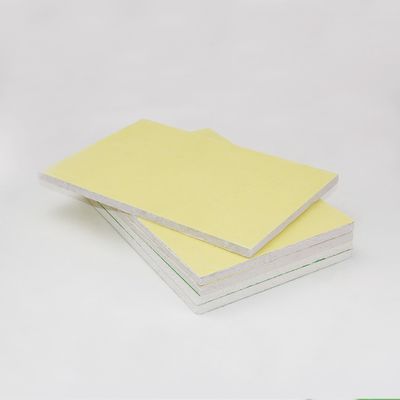 Bon prix panneau de gypse décoratif de la fibre de verre 4x8'résistant à la chaleur pour des plafonds en ligne