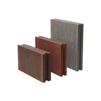 Bon prix Decking en WPC moderne résistant aux intempéries Decking en composite extérieur pour les zones de piscine Jardins Lisse et antidérapant en ligne