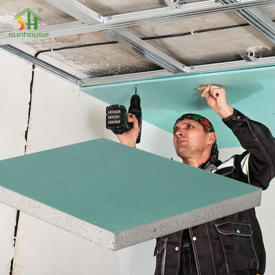 Bon prix Planche de gypse résistante à l'eau de 12 mm pour le plafond Parement mur de couverture de surface commune en ligne